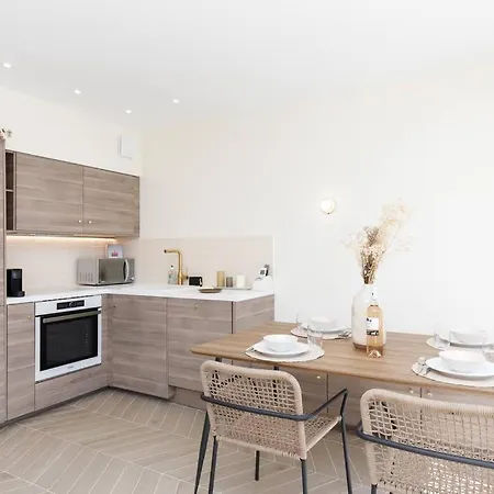 Apartment Martinez Area Superb 1 Bed W Xxl Terrace